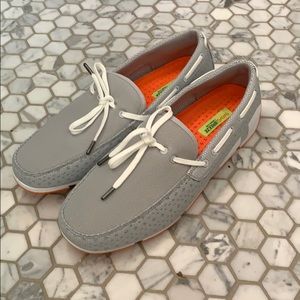 Men’s size 8 slip on shoes